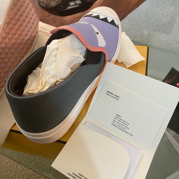 Sneakers - Picture 5 of 6